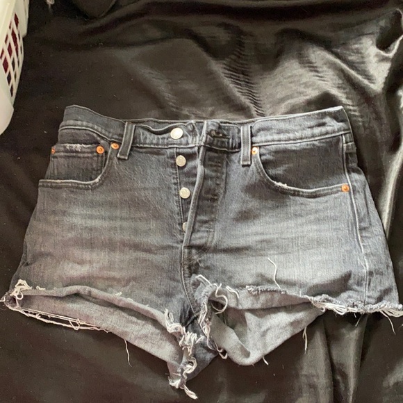 Levi’s Jean Shorts - Picture 1 of 2